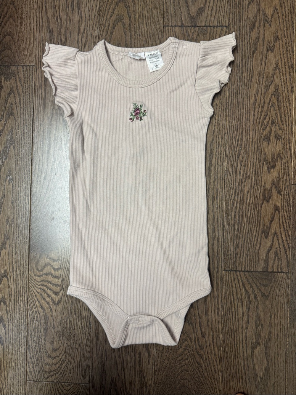 Jamie Kay Cream Ribbed Flutter Sleeve Bodysuit with Embroidered Bouquet 3T
